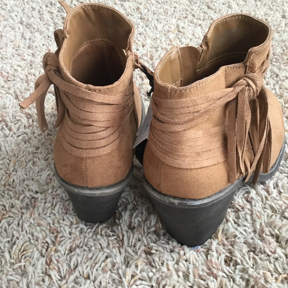 Brand New Time & True Size 7 Boots - Picture 3 of 6